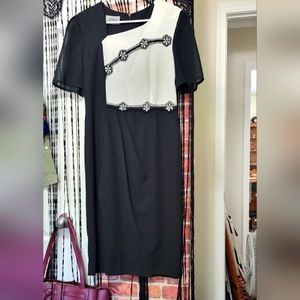 Women's size small Cecilia of Italy Black and white beaded/ embroidered